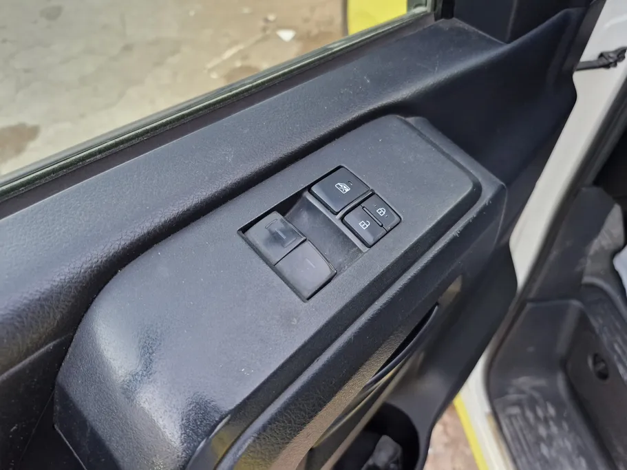 تويوتا هايس ثلاجة سقف عالي 2021