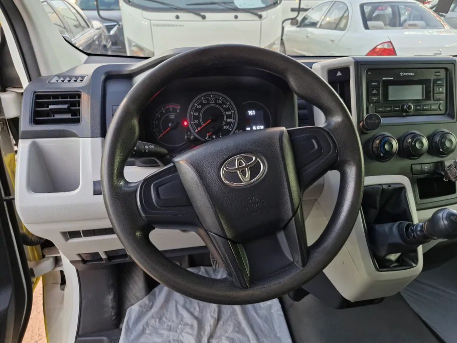 تويوتا هايس ثلاجة سقف عالي 2021