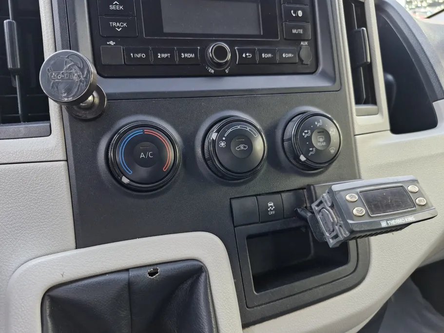 تويوتا هايس ثلاجة سقف عالي 2021