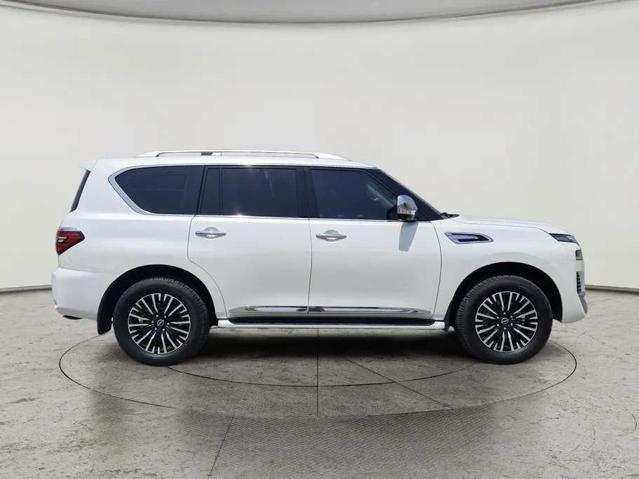 2023 Nissan Patrol Platinum 