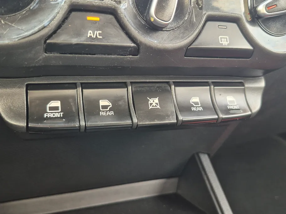 2023 Kia Pegas LX 