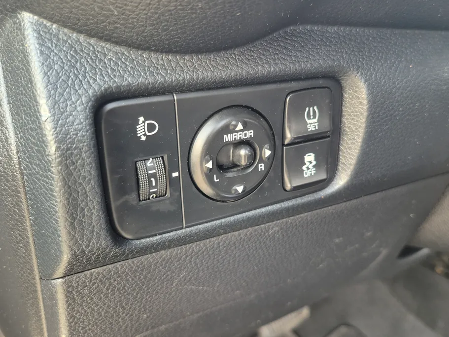 2023 Kia Pegas LX 