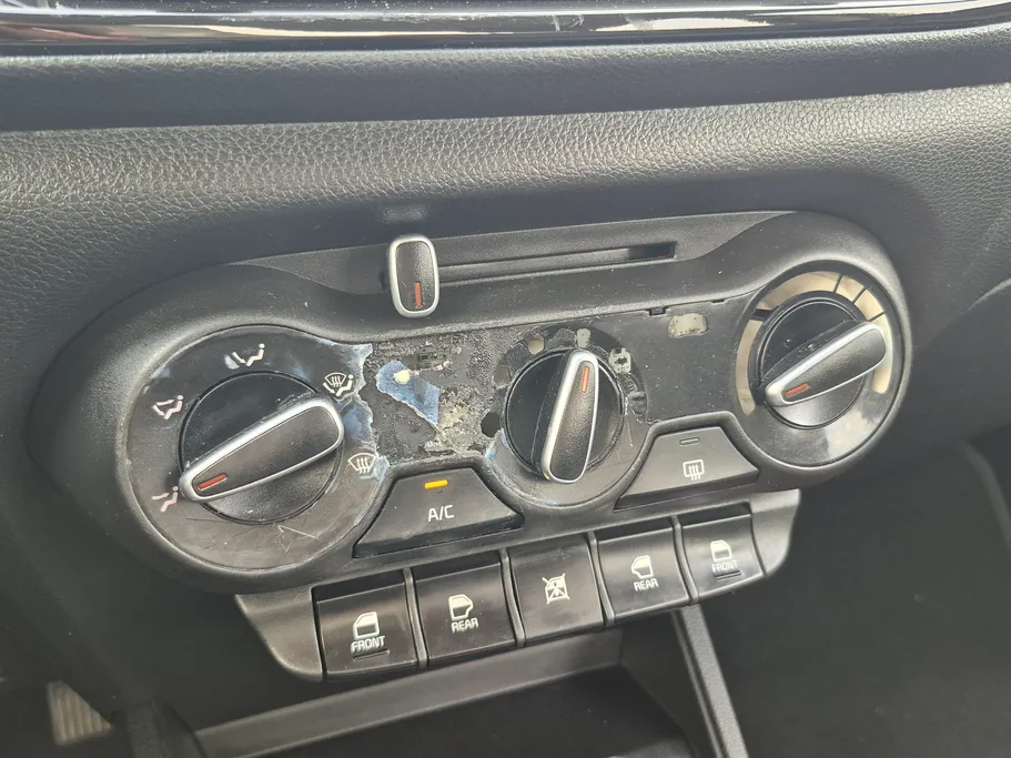 2023 Kia Pegas LX 