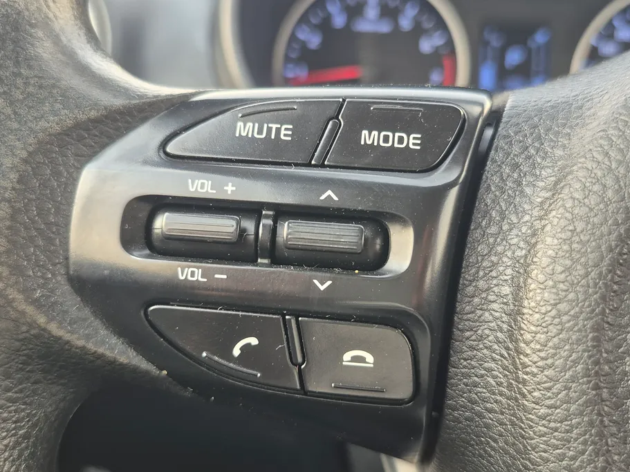 2023 Kia Pegas LX 