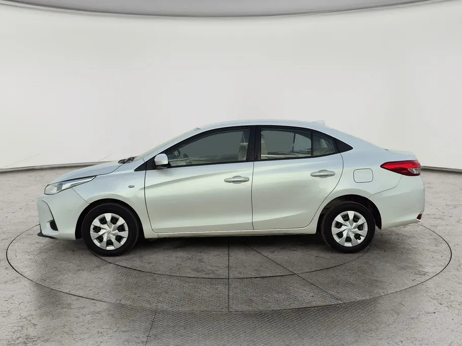 2022 Toyota Yaris  Y 
