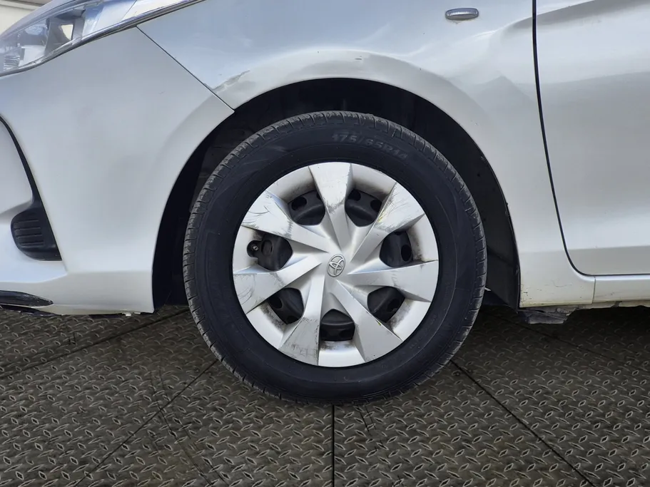 2022 Toyota Yaris  Y 