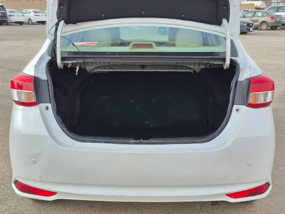 2022 Toyota Yaris  Y 