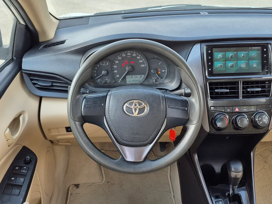 2022 Toyota Yaris  Y 