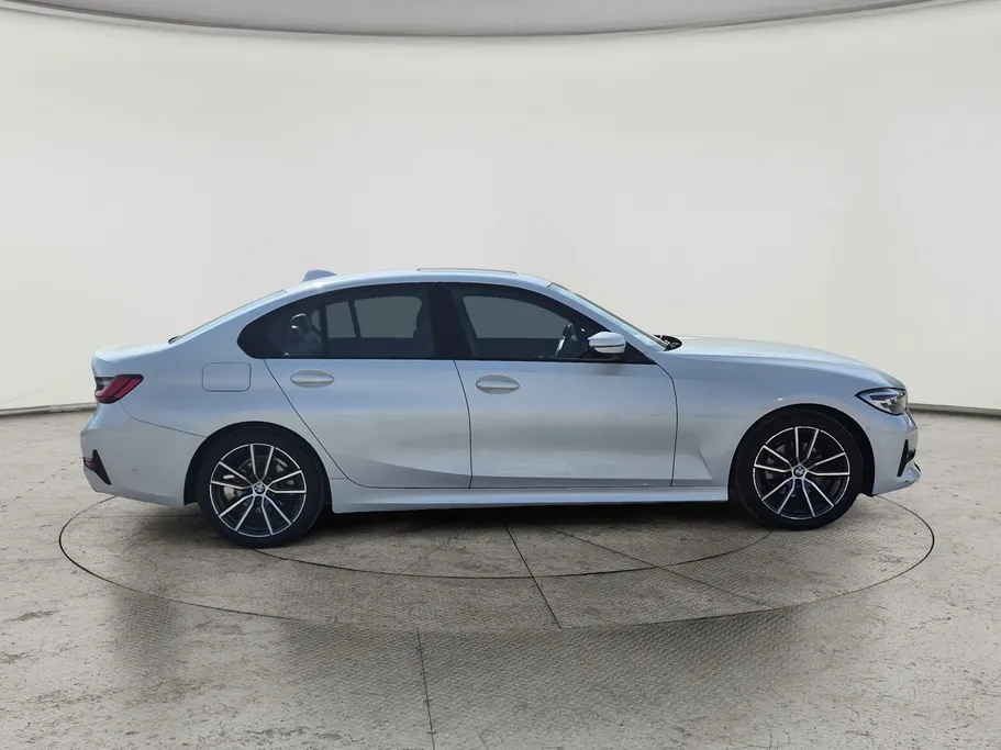 2022 BMW 3 Series 320i  