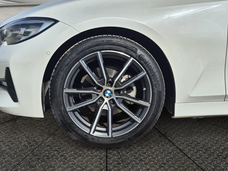 2022 BMW 3 Series 320i  