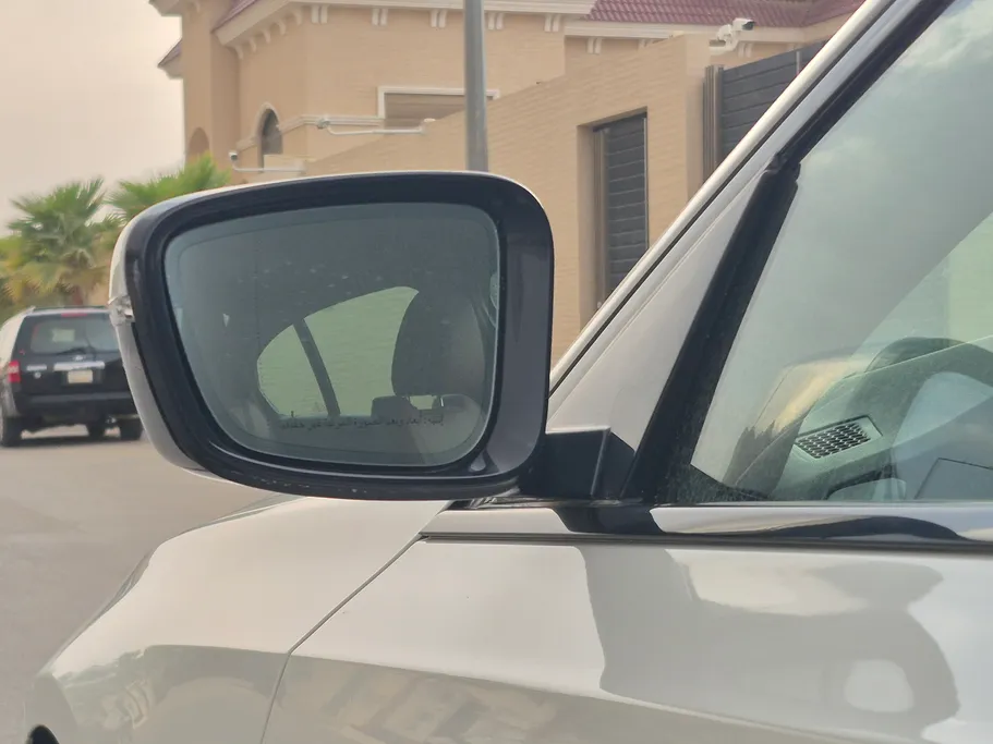 بي ام دبليو الفئة الثالثة 320i  2022 