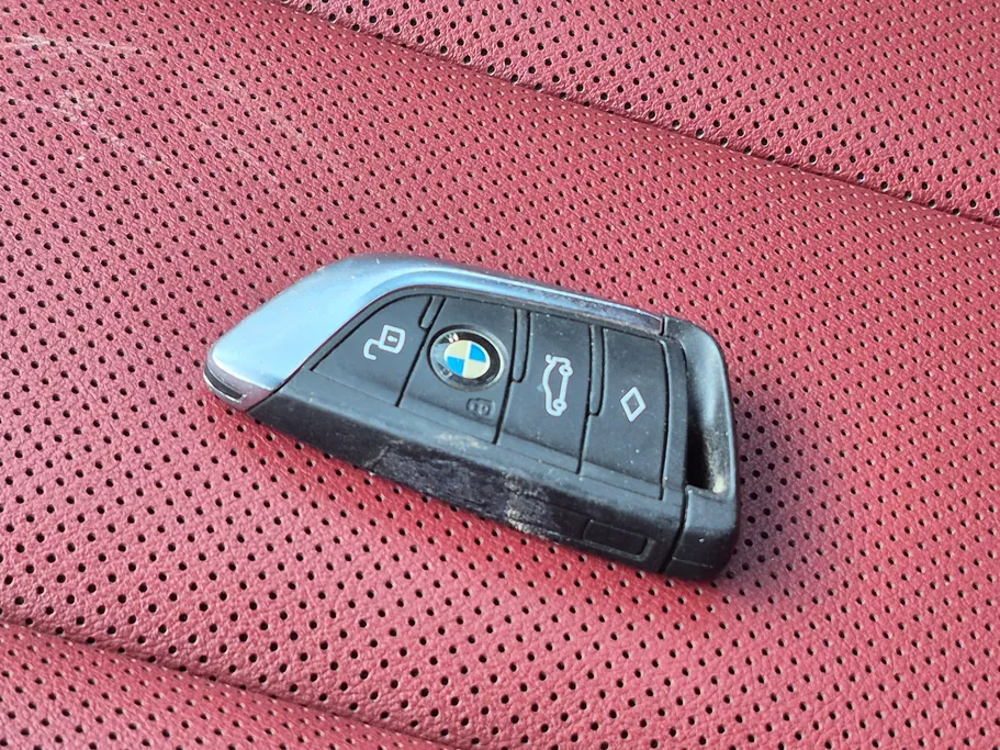 بي ام دبليو الفئة الثالثة 320i  2022 