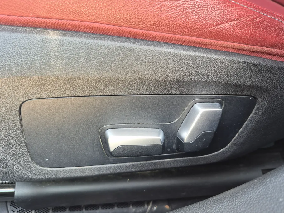 بي ام دبليو الفئة الثالثة 320i  2022 