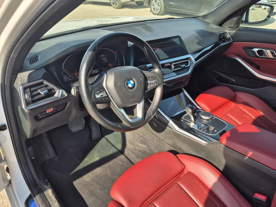 بي ام دبليو الفئة الثالثة 320i  2022 