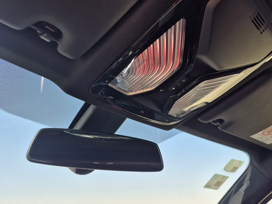 بي ام دبليو الفئة الثالثة 320i  2022 