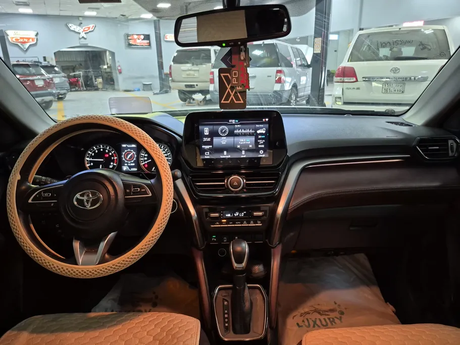 2024 Toyota Urban Cruiser GLX 