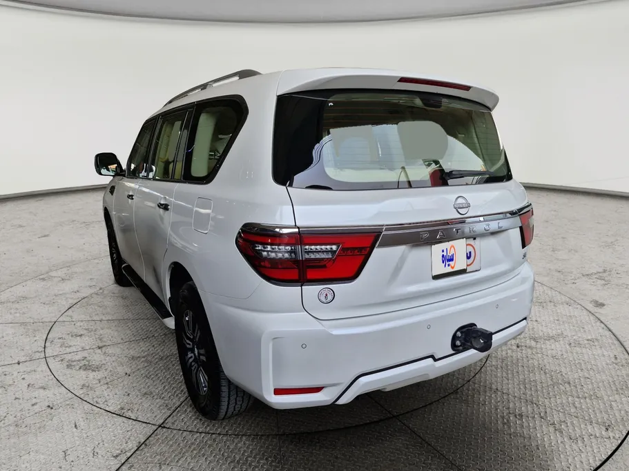 2023 Nissan Patrol SE 