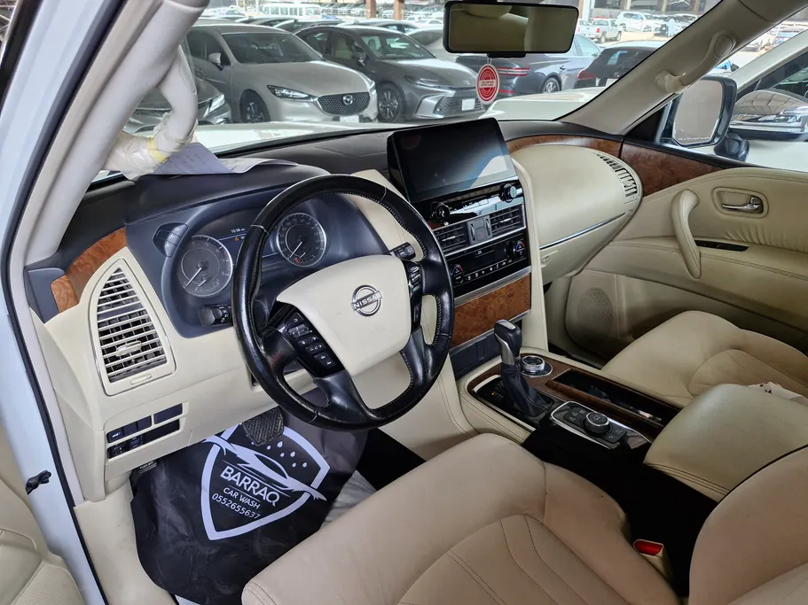 2023 Nissan Patrol SE 