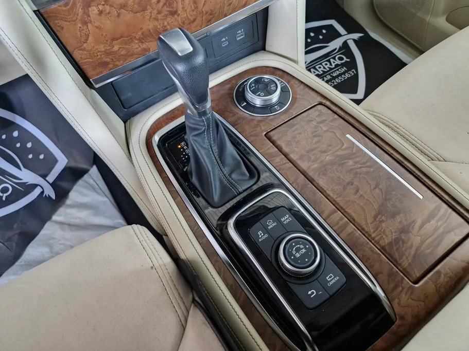 2023 Nissan Patrol SE 