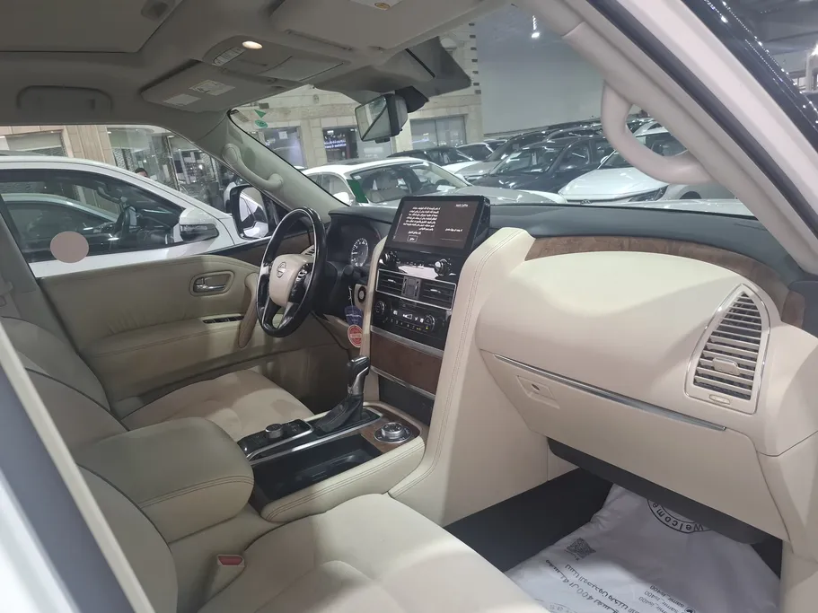 2023 Nissan Patrol SE 