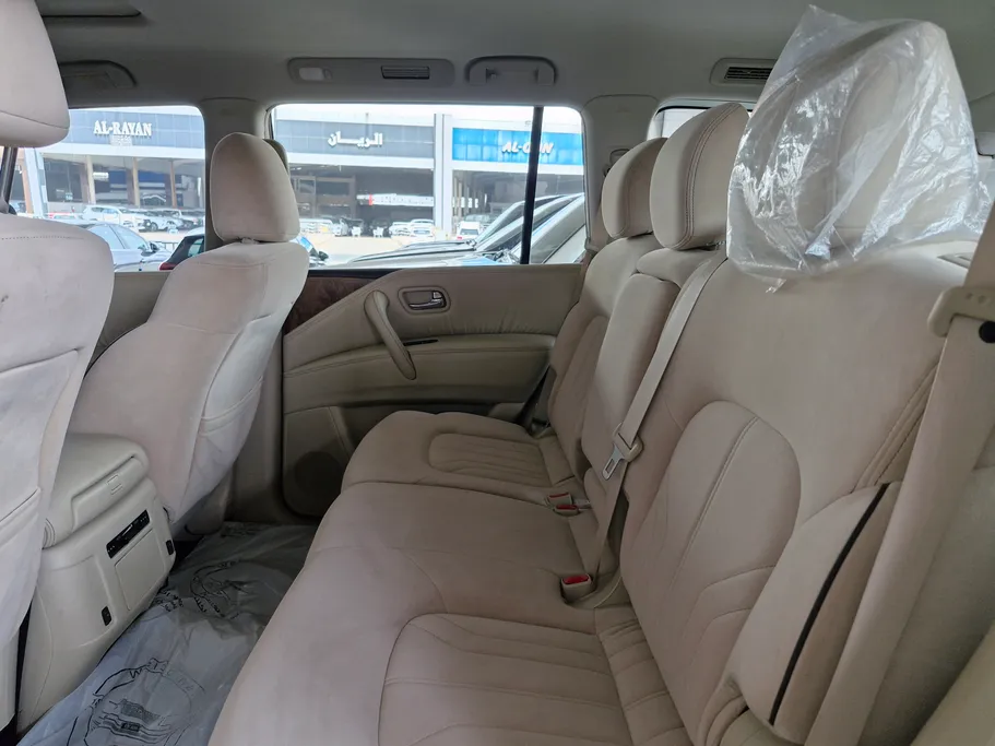 2023 Nissan Patrol SE 