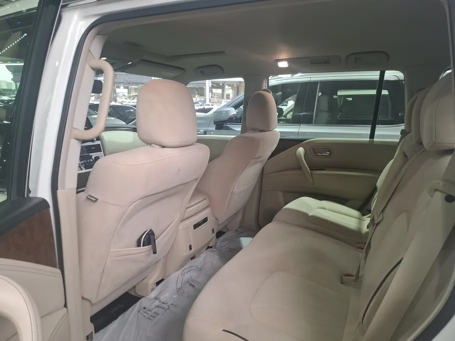 2023 Nissan Patrol SE 