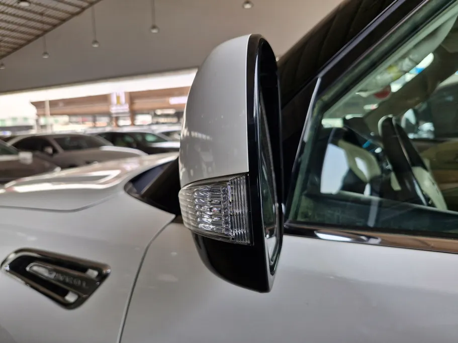 2023 Nissan Patrol SE 