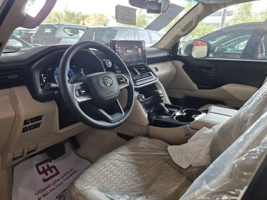 2025 Toyota Land Cruiser GXR2 