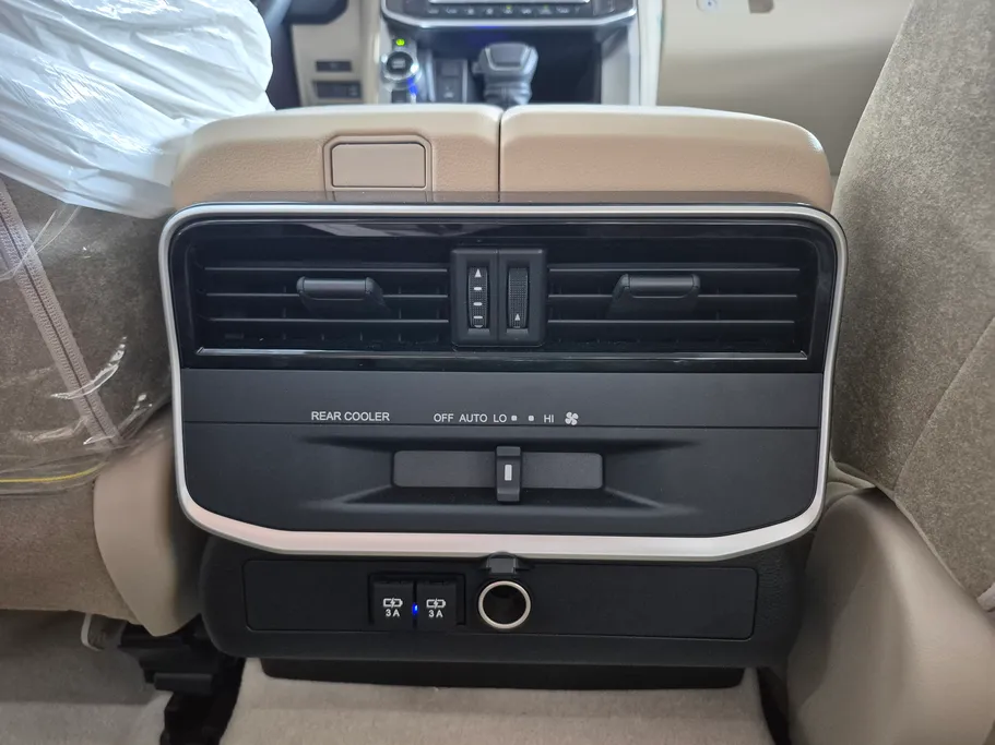 2025 Toyota Land Cruiser GXR2 