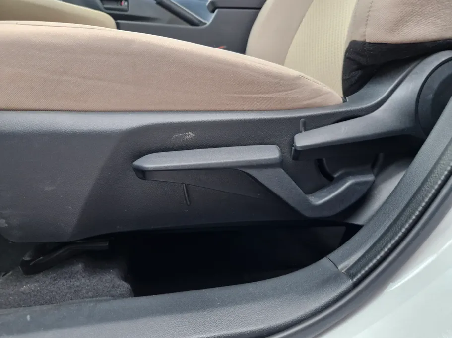 2023 Toyota Yaris  Y 