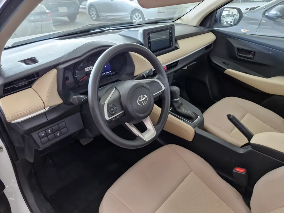 2023 Toyota Yaris  Y 