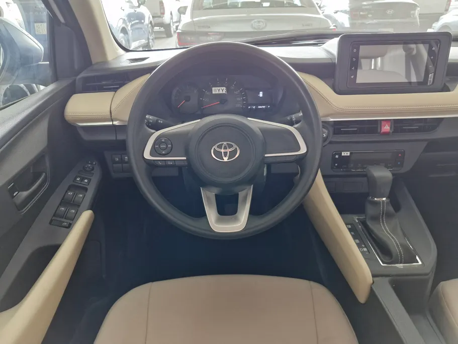 2023 Toyota Yaris  Y 