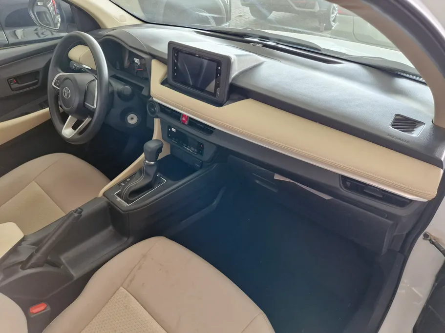 2023 Toyota Yaris  Y 