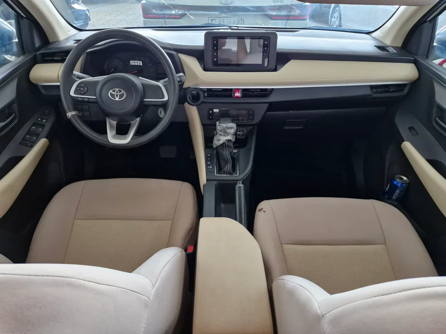 2023 Toyota Yaris  Y 