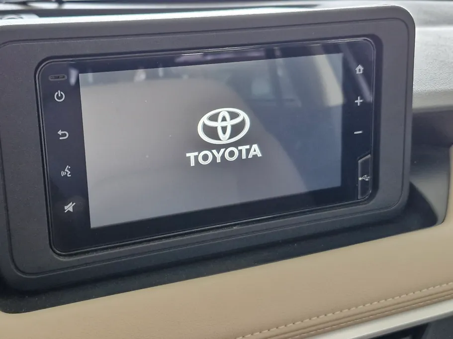 2023 Toyota Yaris  Y 