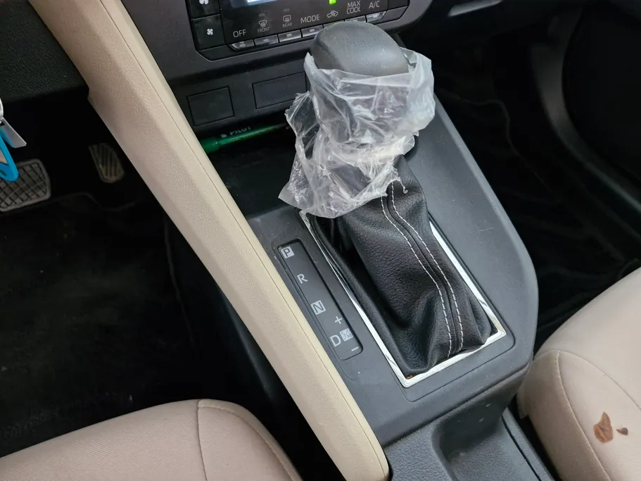 2023 Toyota Yaris  Y 