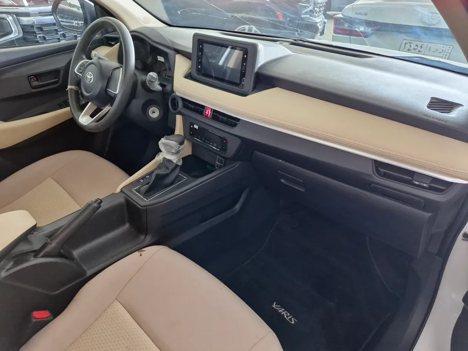 2023 Toyota Yaris  Y 