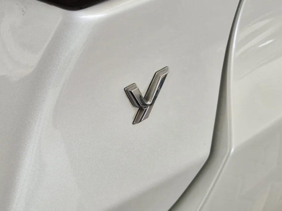 2023 Toyota Yaris  Y 