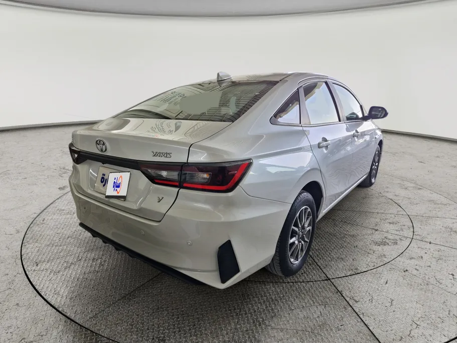 2023 Toyota Yaris  Y 