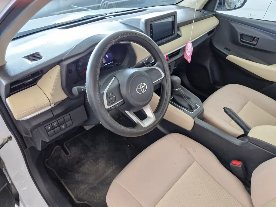 2023 Toyota Yaris  Y 