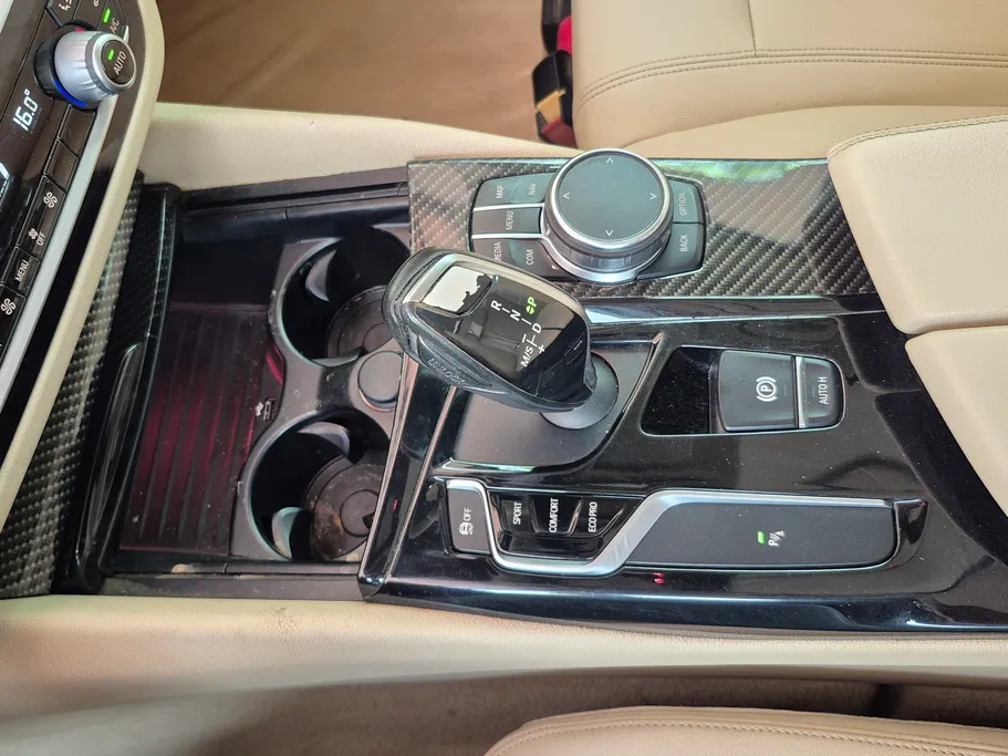 2019 BMW 5 Series 520i 