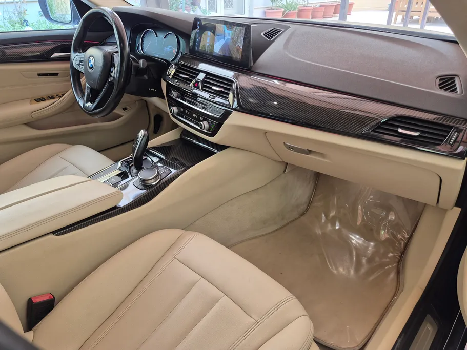 2019 BMW 5 Series 520i 