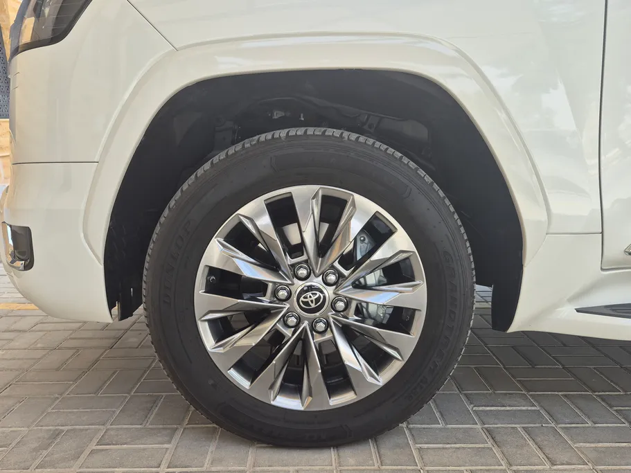 تويوتا لاندكروزر GXR4 2023 