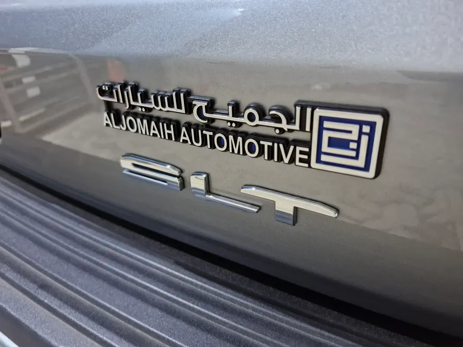 جي إم سي  يوكن SLT 2023 