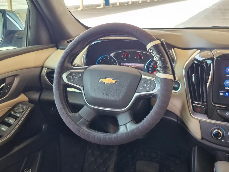 2023 Chevrolet Traverse LT 