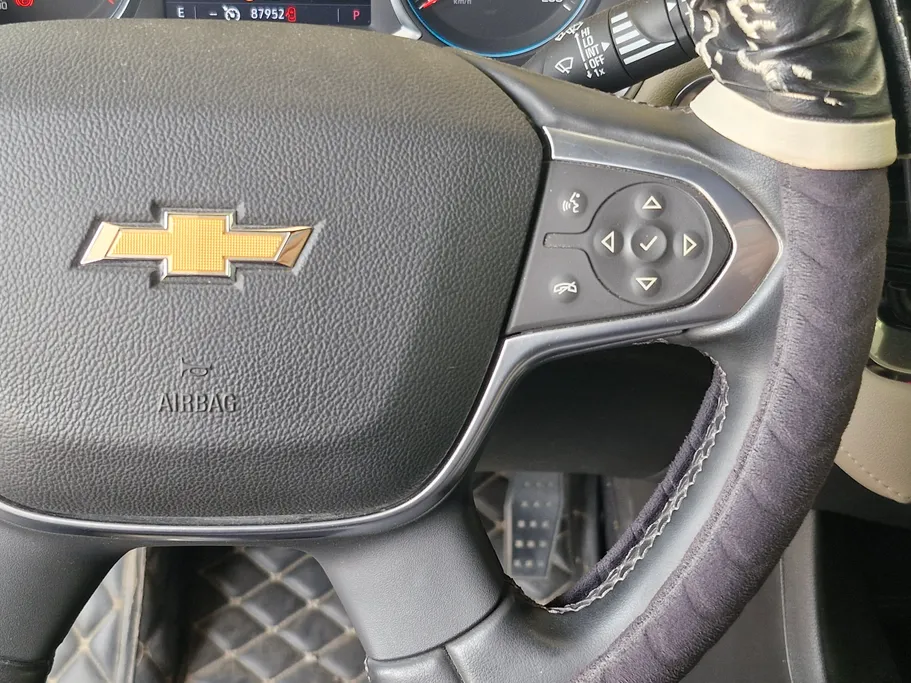 2023 Chevrolet Traverse LT 