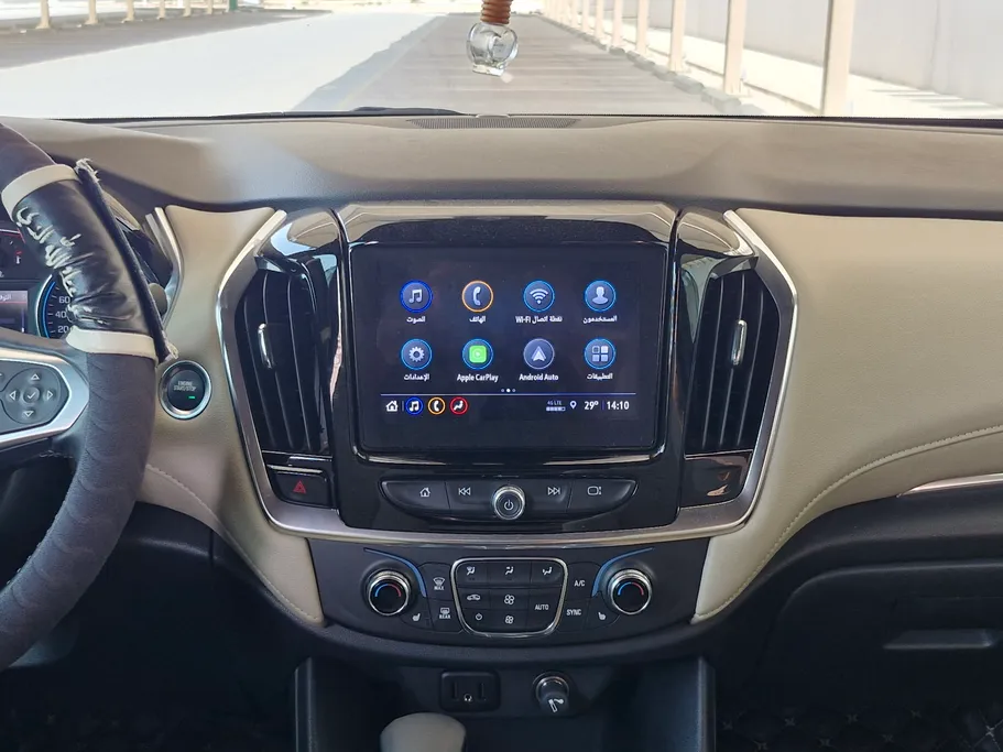 2023 Chevrolet Traverse LT 