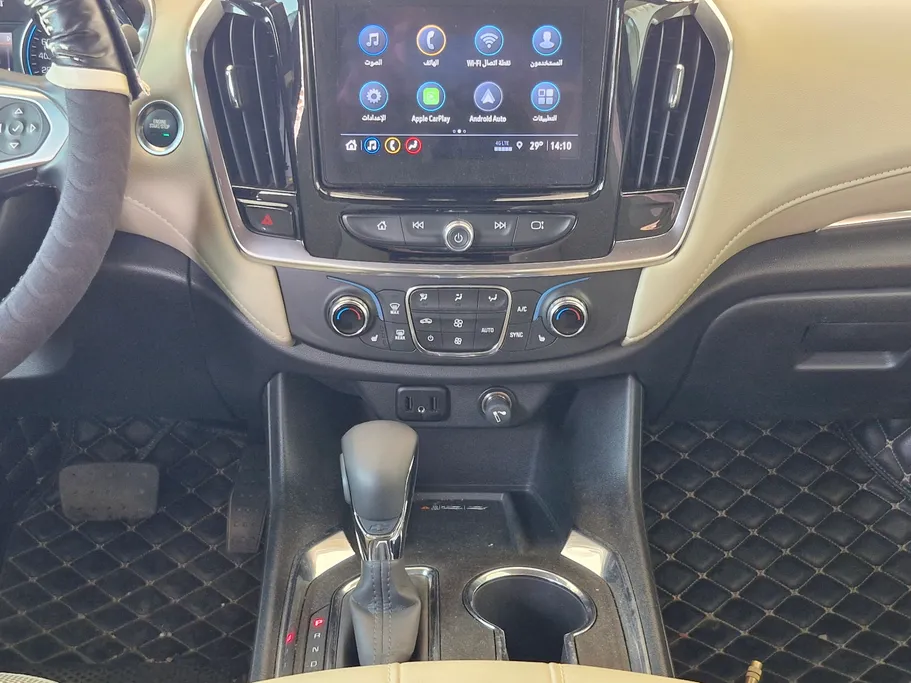 2023 Chevrolet Traverse LT 
