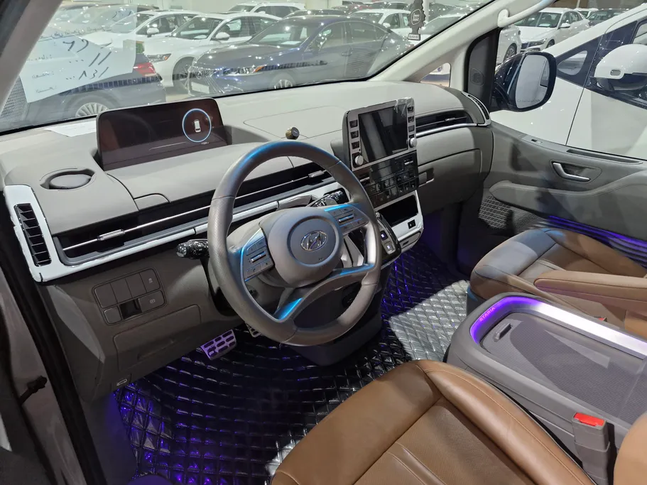 هيونداي ستاريا VIP 2023 