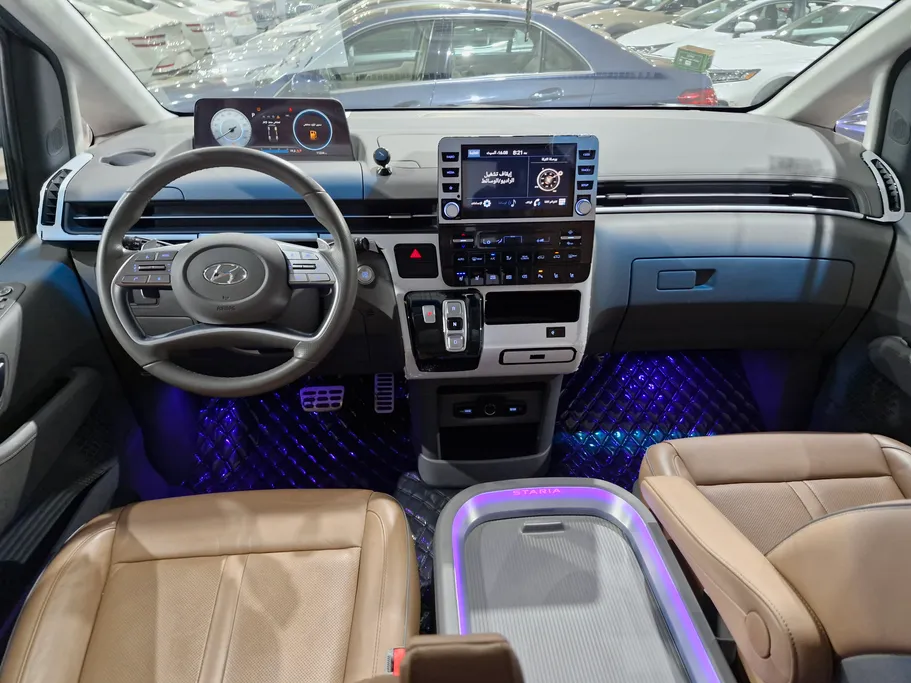 هيونداي ستاريا VIP 2023 